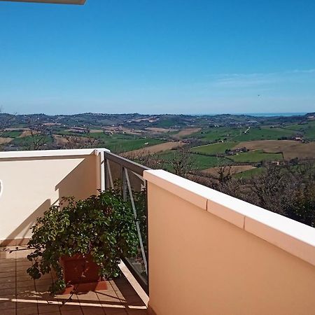 Appartamento Che Vista! Affittacamere Mombaroccio Exterior foto