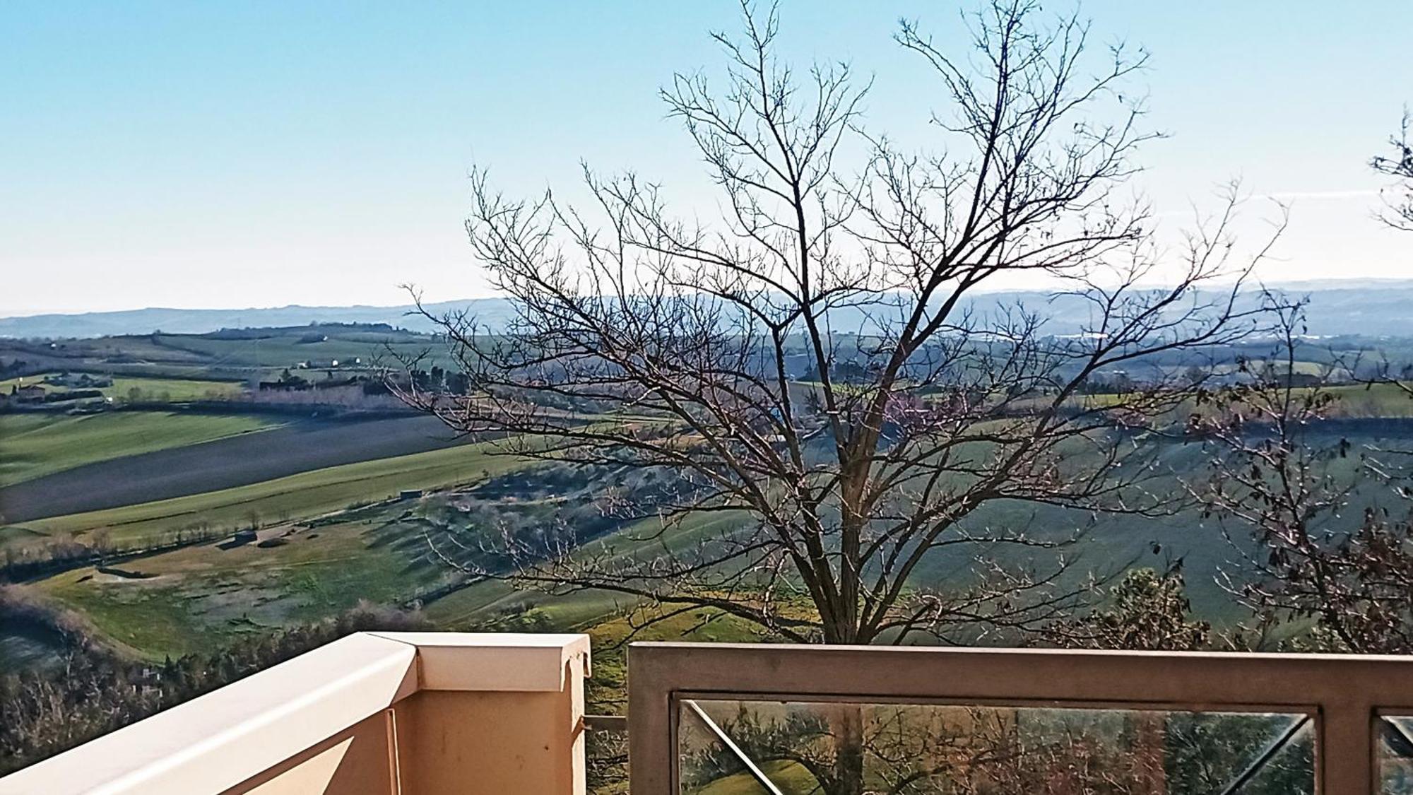 Appartamento Che Vista! Affittacamere Mombaroccio Exterior foto
